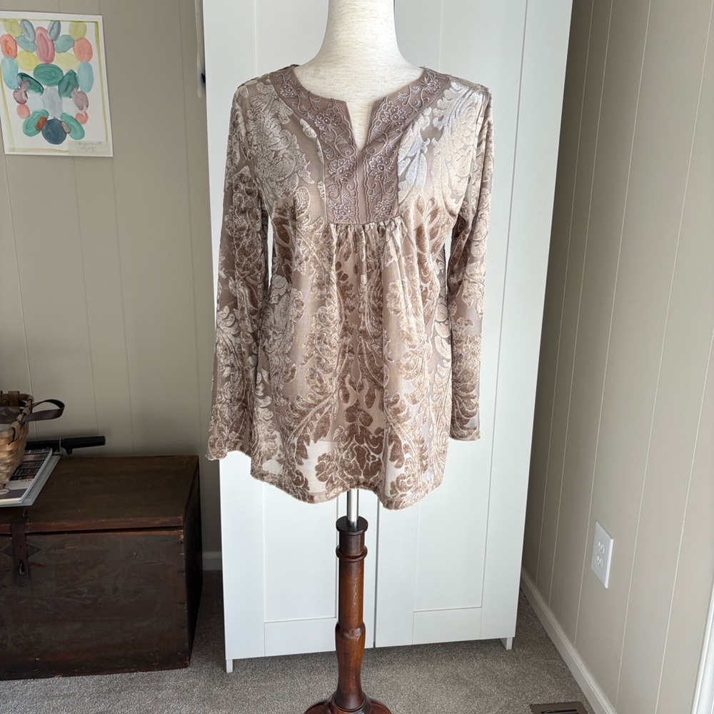 Krazy Kat Beige Blouse Shimmer Fabric Burnout Velvet Sz S EUC